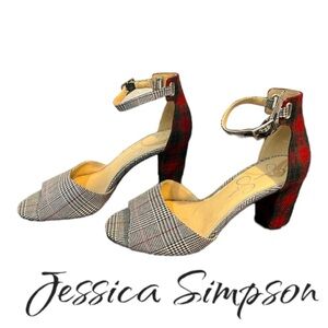 Cute and stylish heels for play or work.